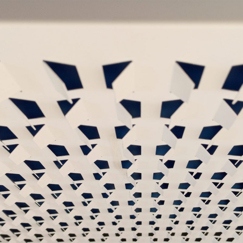 Exklusive Designerdecken mit doppelt aufgekanteten Flügeln mit 3D-Effekt